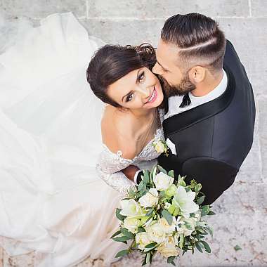 Die Hochzeitsversicherung lÃ¤sst Braut und BrÃ¤utigam an ihrem besonderen Tag glÃ¼cklich lÃ¤cheln